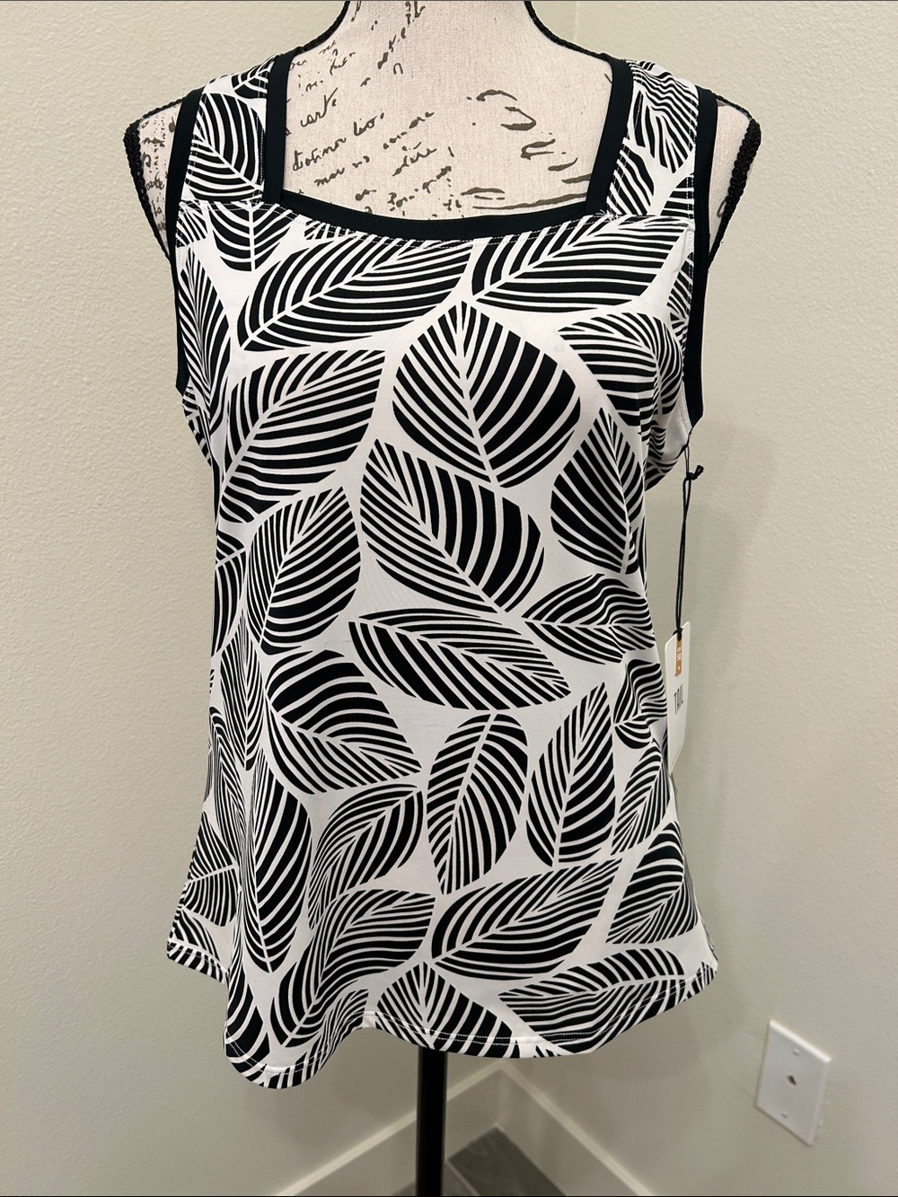 Tail Botanical Leaves Square Neck Tank Top